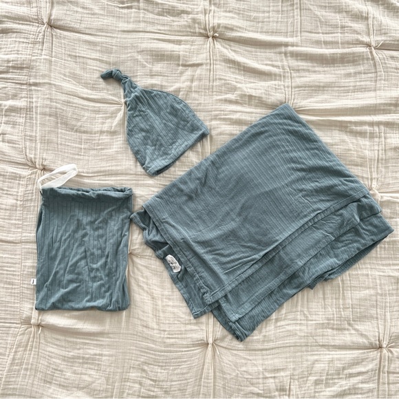 Brave Little Ones Seaside Ribbed Swaddle Set - Picture 1 of 6